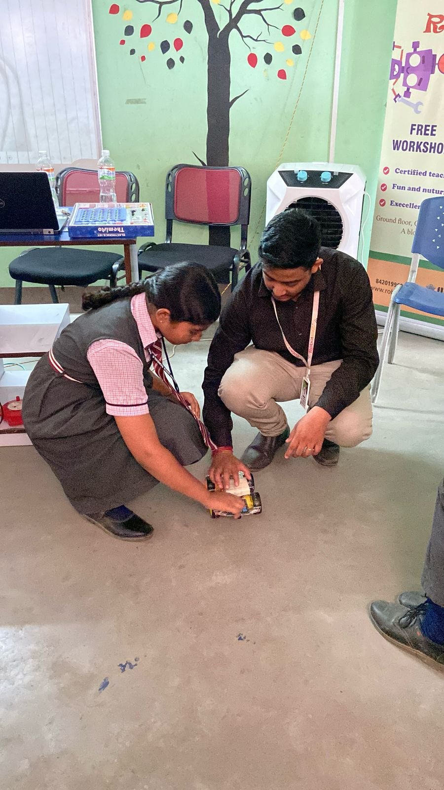 Robotics Workshop – Dream India School Uluberia