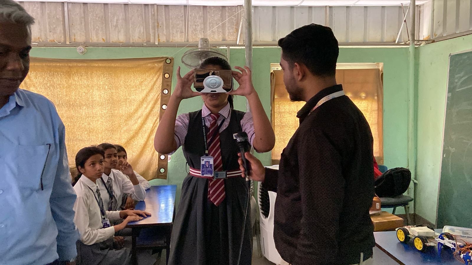 Robotics Workshop – Dream India School Uluberia